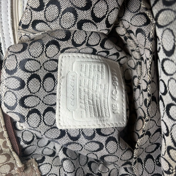 Vintage Coach Signature Canvas Tote Bag in Brown and White - Picture 7 of 9